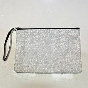 COMMON PROJECTS Clutch